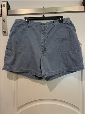 Vintage Wrangler faded country Blue chino shorts. Totally 90s retro vibes.
